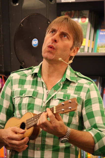 gal/2010/2010 Saitentwist Mayersche 13.11. Tierisches/2010 Saitentwist Mayersche 13.11. 293.jpg